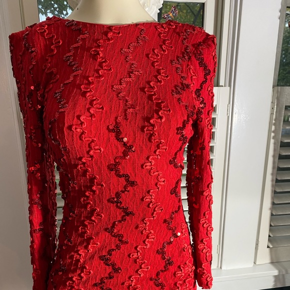 Vintage Gigi’s closet red ribbon and sequin dress with shoulder pads open back - Picture 2 of 4